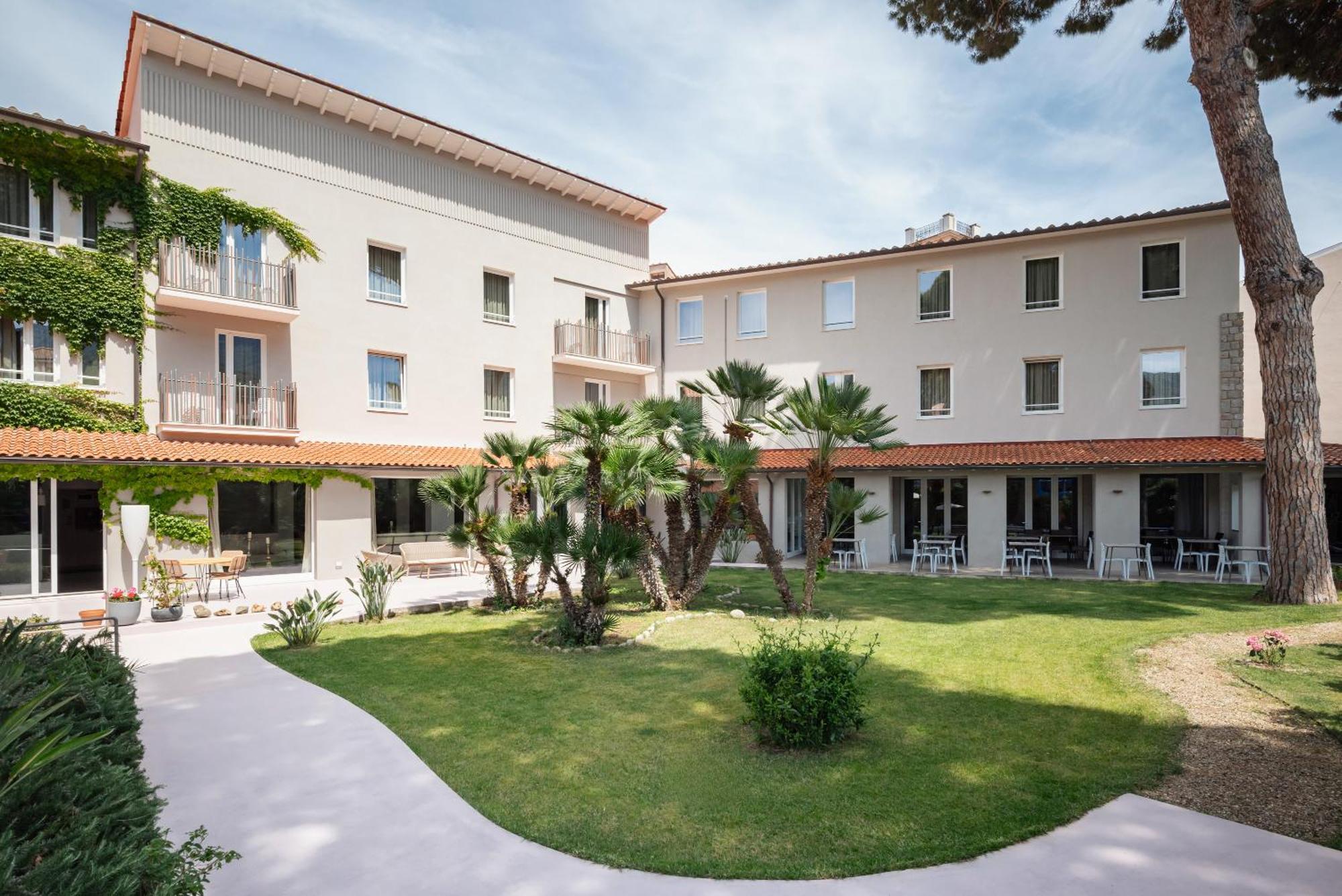 Hotel Marina Garden 4*