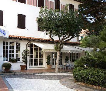 Marina Garden 4*